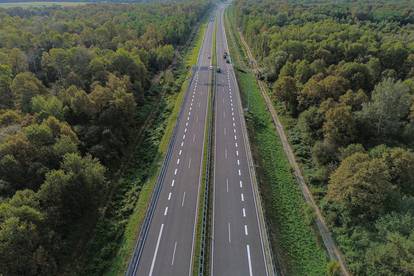 Nakon 18 godina čekanja, danas se otvara autocesta do Siska. Pogledajte fotografije iz zraka