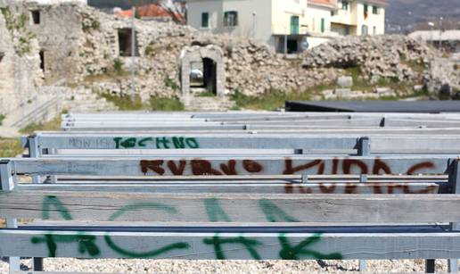 Devastacija: Povijesnu solinsku utvrdu išarali su grafitima