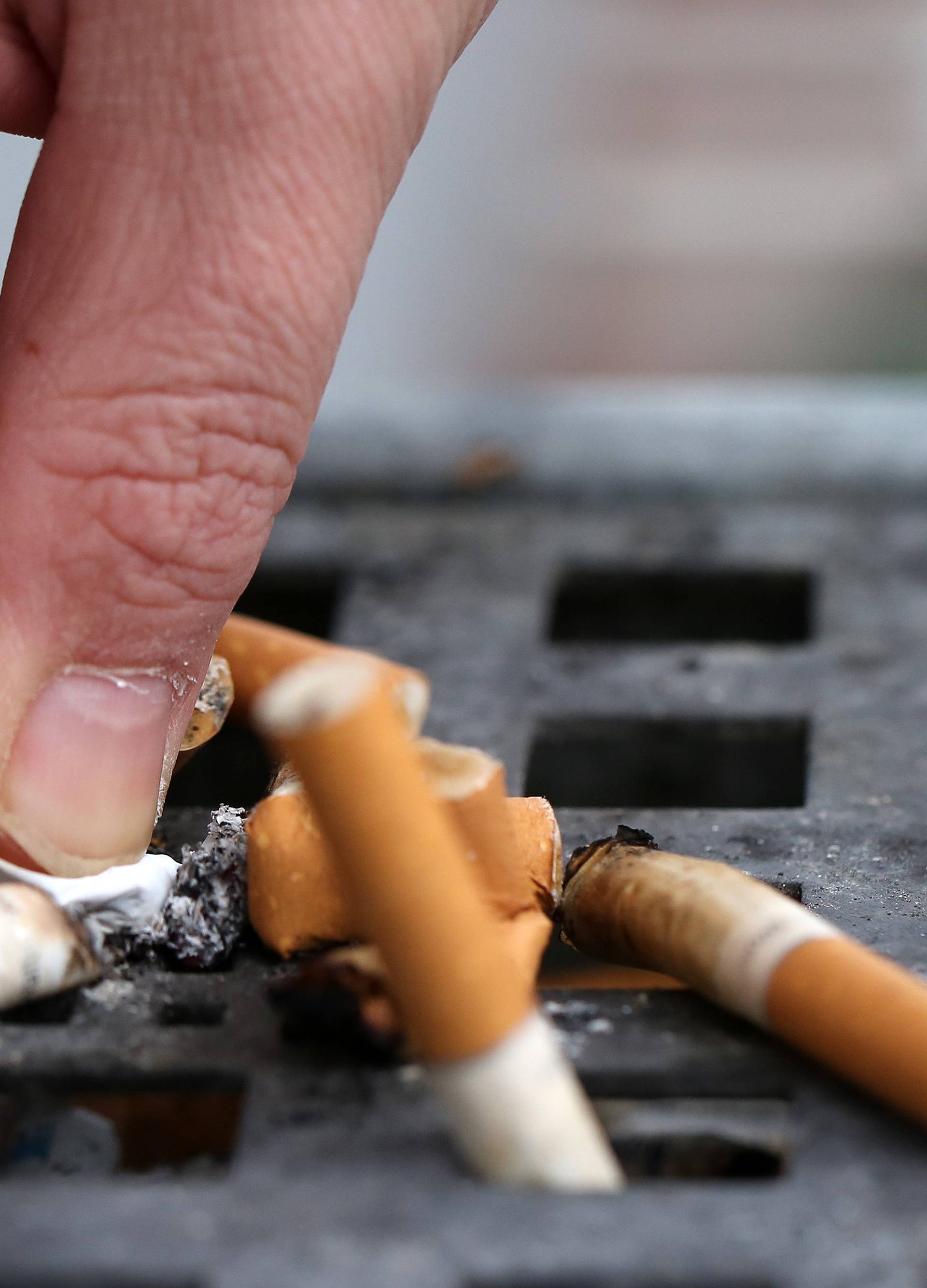 Cigareta je štetna i nakon što je ugasite: Ispraznite pepeljaru