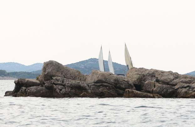 FOTO Čuvari stoljetne tradicije: Drveni brodovi utrkivali se na 'Regati za dušu i tilo' u Betini