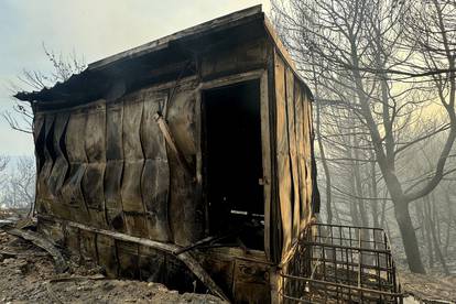 FOTO Ovako izgleda požarište u Solinu: S vatrom se bori više od 100 vatrogasaca i 4 kanadera