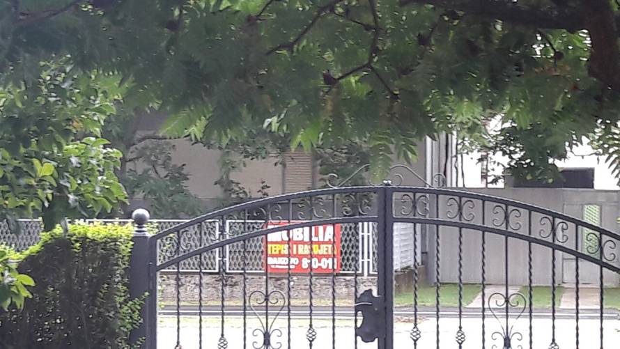 Ubojica iz Đakova i dalje bježi: Policija opkolila njegovu kuću