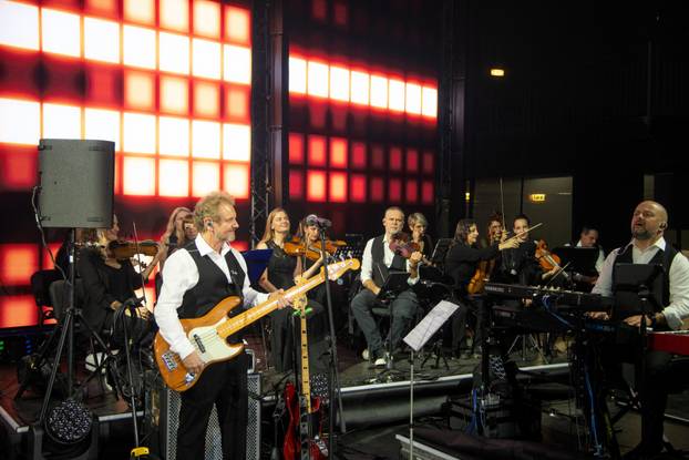 FOTO Kakva kombinacija! Evo u čemu je Seve nastupila u Areni