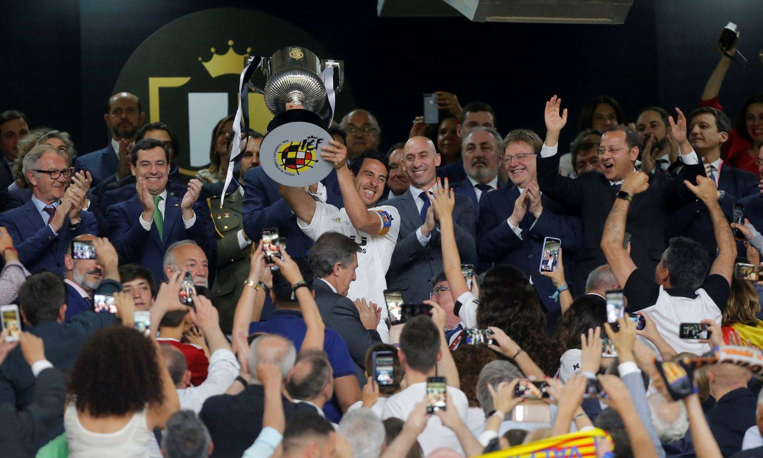 Valencia šokirala Barcelonu: 'Šišmiši' su osvojili Kup kralja!