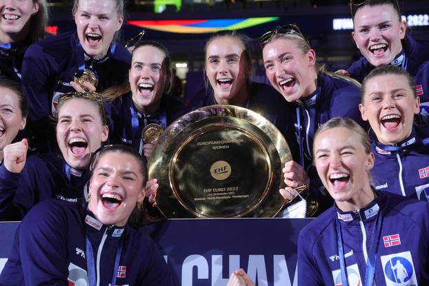 Handball - Women's Euro 2022 - Denmark v Norway - Final