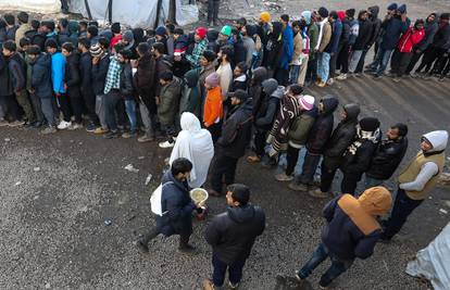 BiH: Migranti u Bihaću se bune, policija pucala u zrak