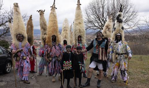 Poklade u Otoku: Ma&ccaron;karamo se dok Sinjani ni Alku nisu trkali