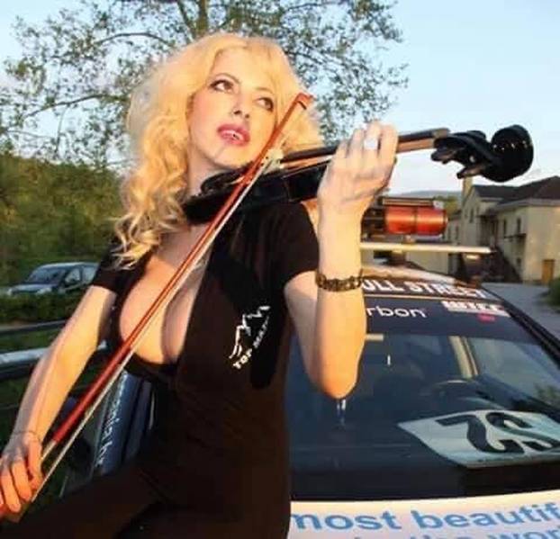 FOTO Sjećate li se violinistice Biance? Okrenula se Bogu, vodi emisiju. Evo kako danas izgleda