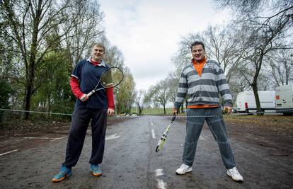 Glumci Boris Svrtan i Ivan Jončić zaigrali tenis na parkiralištu