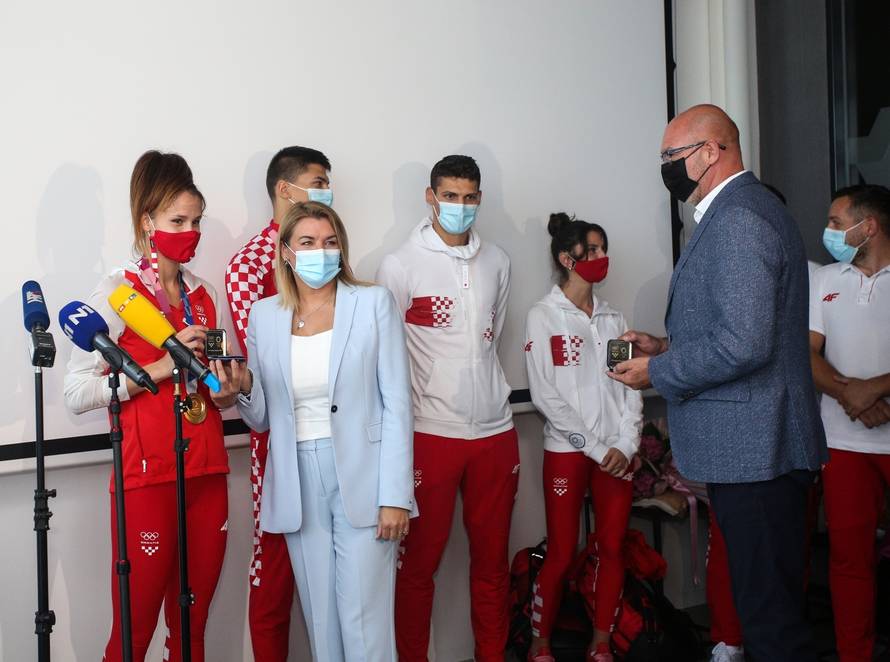 Svečani doček prvih osvajača olimpijskih medalja, Matee Jelić i Tonija Kaneta