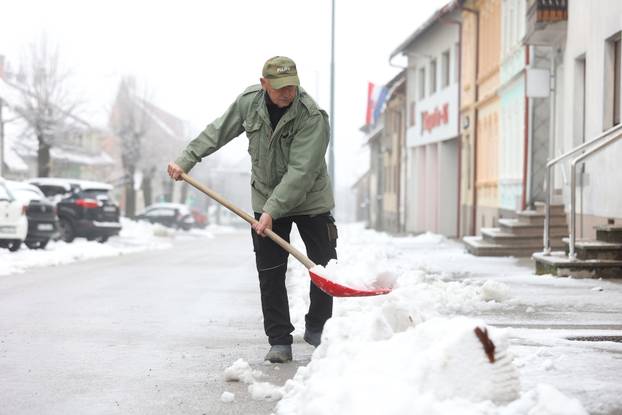 Snijeg je zabijelo Gorski Kotar 