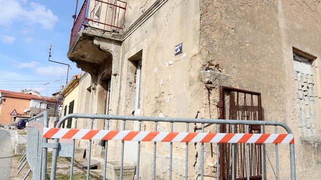 Epicentar potresa u Baščanskoj Dragi, uslijed potresa srušio se dimnjak