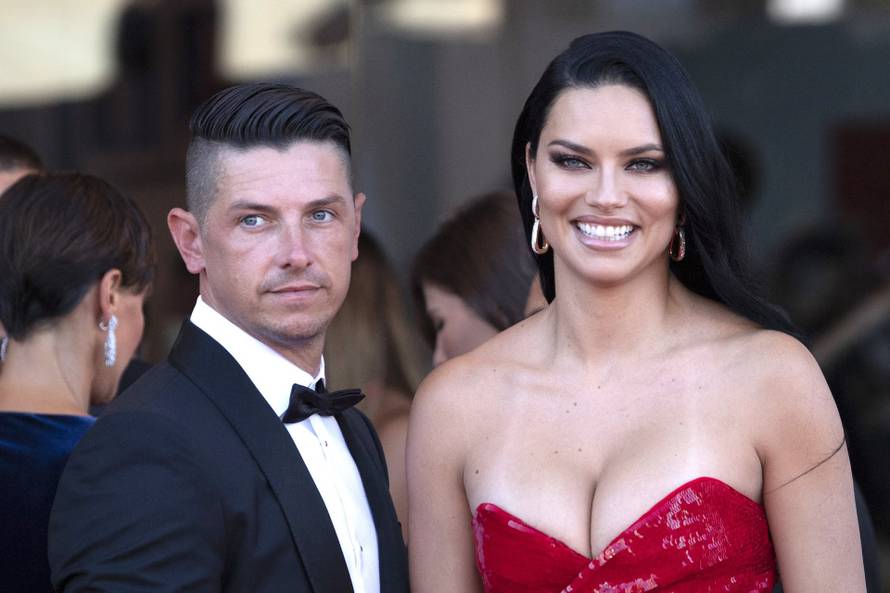 Rastala se od Srbina i otkrila da opet ljubi! Na crveni tepih došla s dečkom, svi se pitaju tko je on