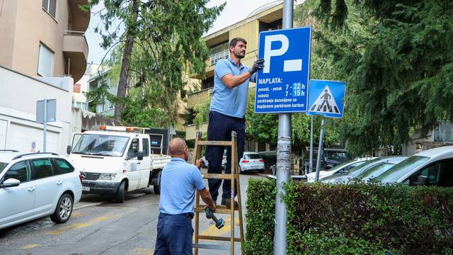 Zagreb: Postavljanje novih informacijskih ploča o novoj zoni parkinga