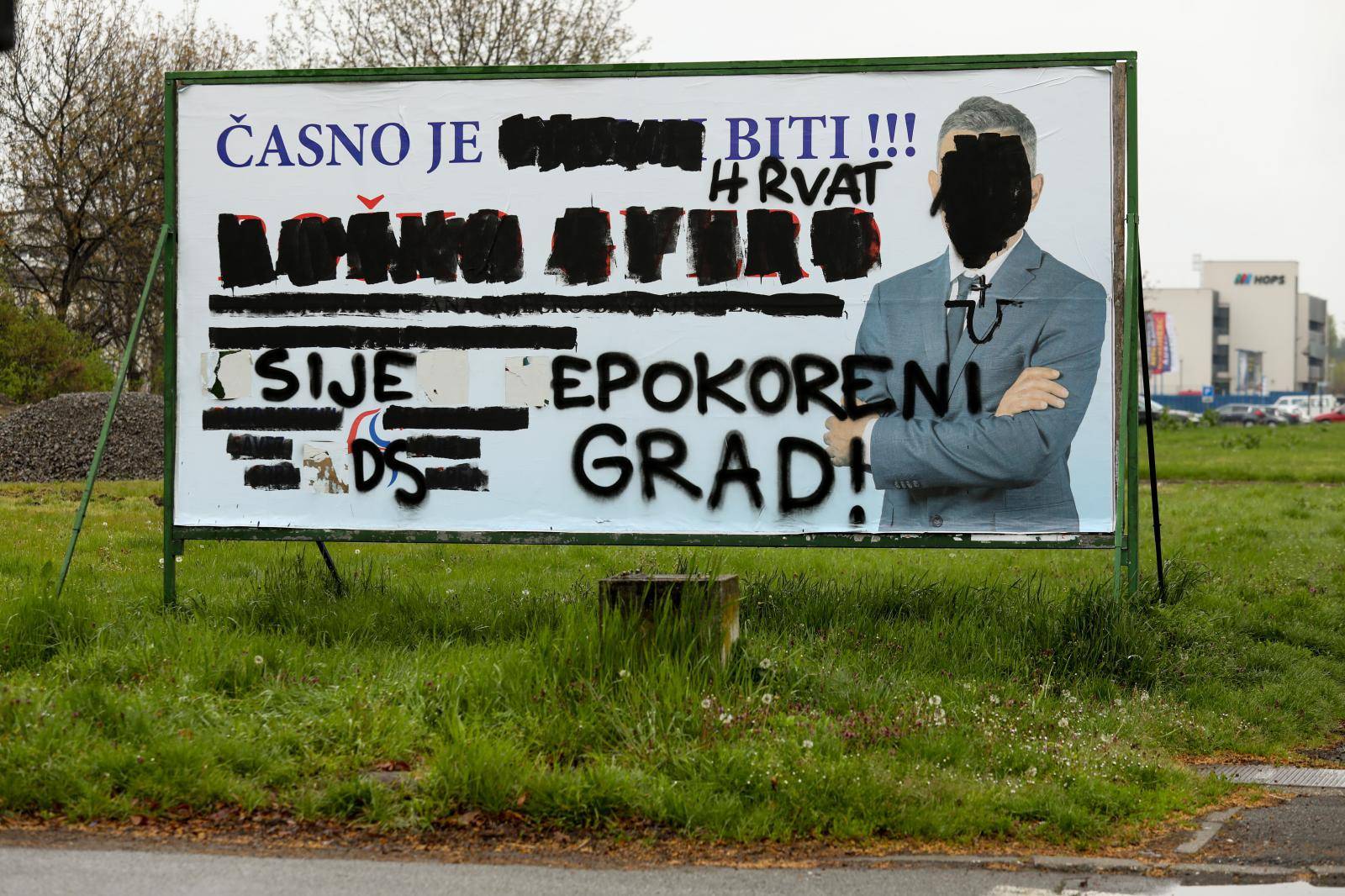 Osijek: Uništen plakat Demokratskog Saveza Srba