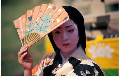 Predsjednika Stipu Mesića u Kyotu dočekala je gejša