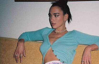 Dua Lipa ljubiteljica je choker ogrlica - od kožnih do zlatnih