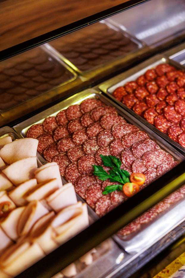 FOTO Zavirite u prvi brod-hotel u Hrvatskoj: Noćenje na ovom brodu u Rijeci ima posebnu čar