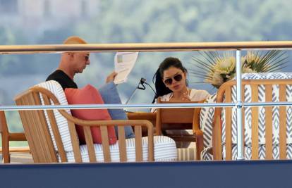 Jeff Bezos i Lauren odmaraju na luksuznoj jahti u Italiji: Partijali s Kris Jenner i Billom Gatesom...