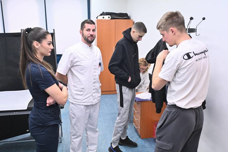 FOTO Ovi mladići od ožujka kreću na vojnu obuku: Otkrili što ih očekuje na pregledu