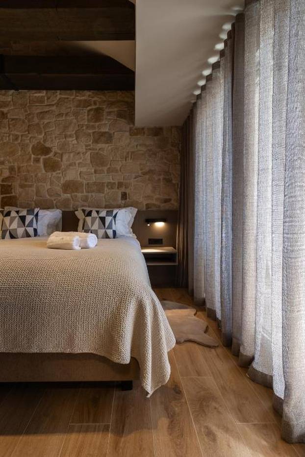 FOTO Ovako izgleda vila bivšeg potpredsjednika HDZ-a. Noćenje 1100 eura, ima bazen, saunu...