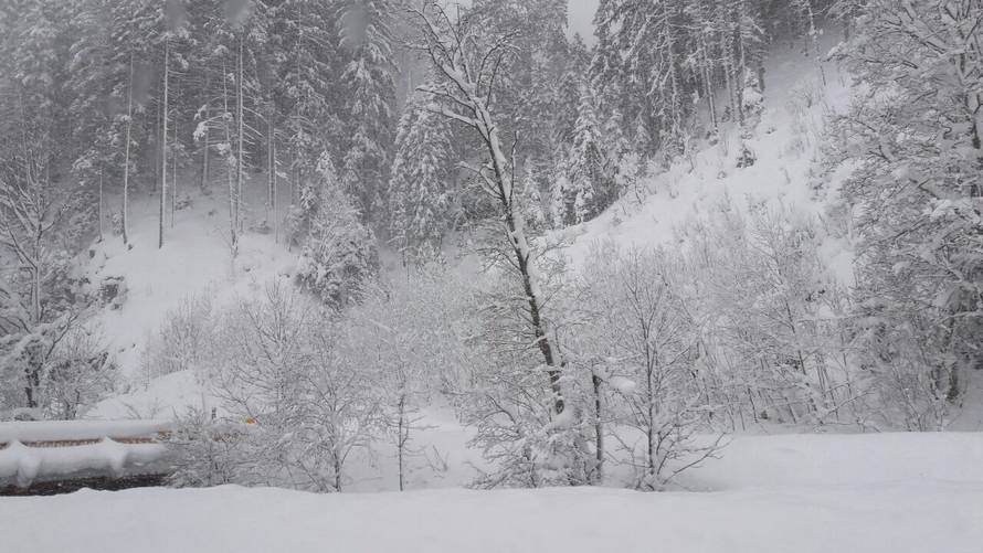 Vapaj zametenih Hrvata: Strah nas je, molimo se da preživimo