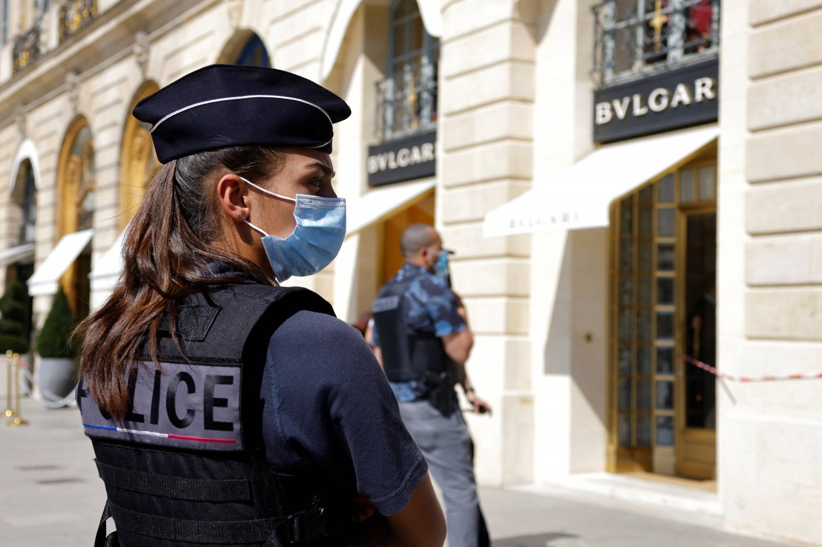 Police arrest two suspects after latest raid on Paris jewellers