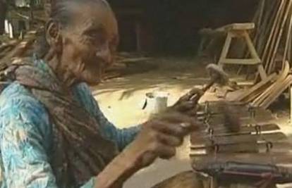 Indonezija: Ima 112 godina i svira zaboravljenu glazbu