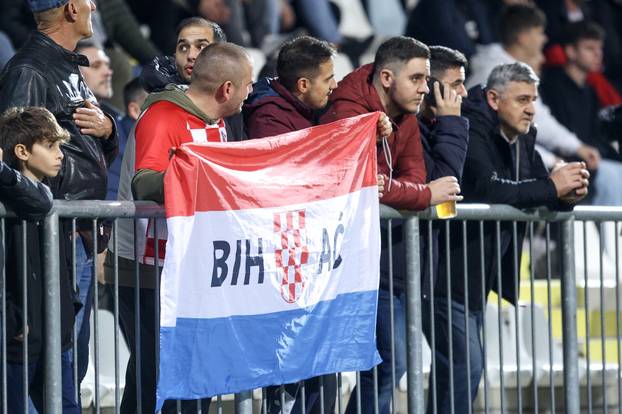 Rijeka: Atmosfera na trbinama tijekom susreta Hrvatske i Farskih otoka u kvalifikacijama za FIFA Svjetsko prvenstvo