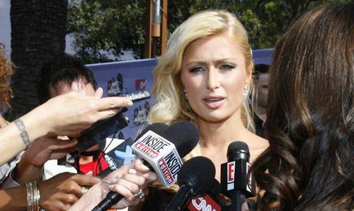 Paris Hilton: Sve što želim je zagrliti svog tatu