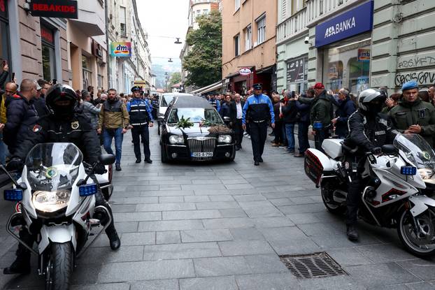 Sarajevo: Povorka prema gradskom groblju Barama