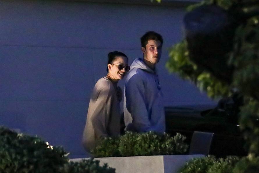 *EXCLUSIVE* Shawn Mendes is back in LA and looks happy to touch base with his boo, Dr. Jocelyn!