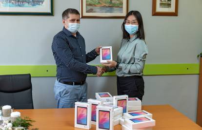 Huawei donirao 100 tableta u pet osnovnih škola u Vukovaru