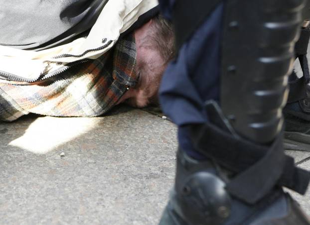 ARHIVA: Zagreb: Na prosvjedu protiv EU policija grubo privela nekolicinu prosvjednika