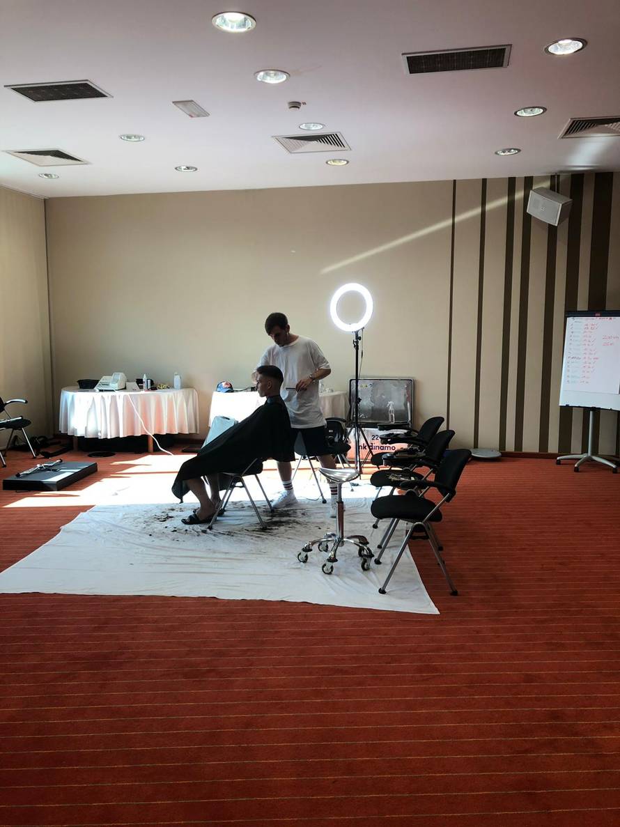 Stigao im je frizer Ervin: Modri su se 'zbigecali' za Ligu prvaka