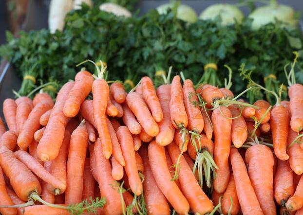 Šibenik: Ponuda vo?a i povr?a na tržnici