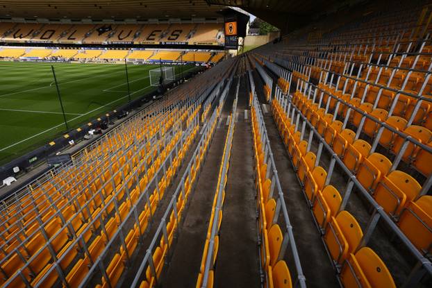 Wolverhampton Wanderers v Liverpool - Premier League - Molineux Stadium