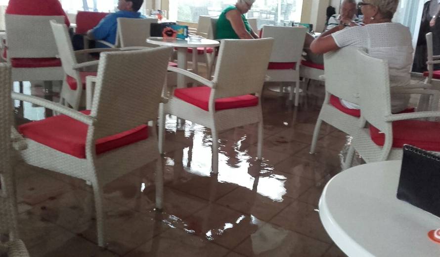 Nevrijeme pogodilo Istru: Ceste pod vodom, poplavljeni prostori