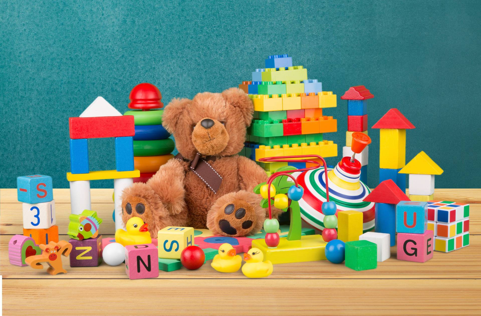 Drvene i reciklirane igračke su puno bolji izbor od plastičnih