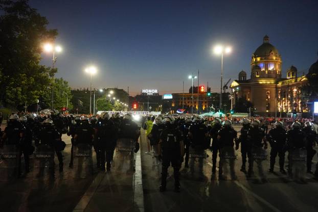 Policijske snage na velikom studenstskom prosvjedu u Beogradu