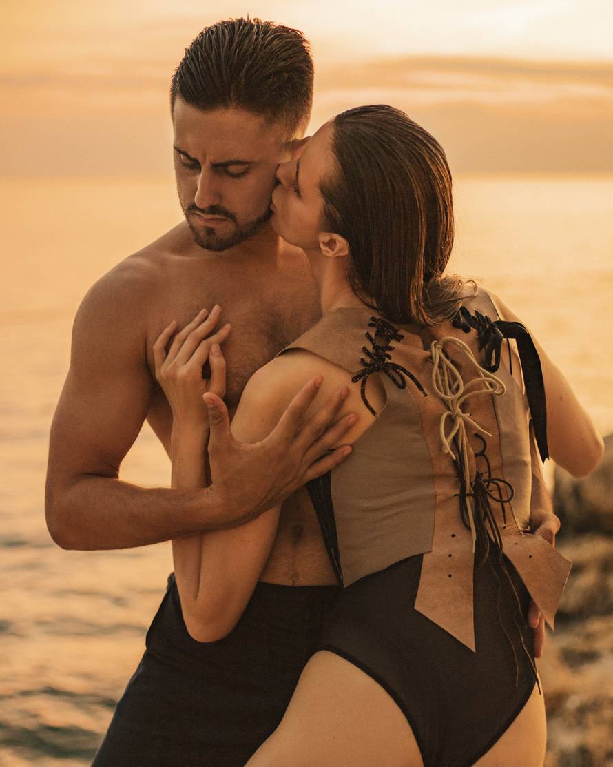 Najnovija kolekcija dizajnerice Jasmine Arnautović snimljena je pred zalazak sunca u Rovinju