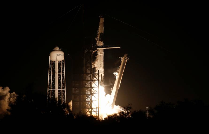 SpaceX Falcon 9 rocket lifts off to ISS from Kennedy Space Center