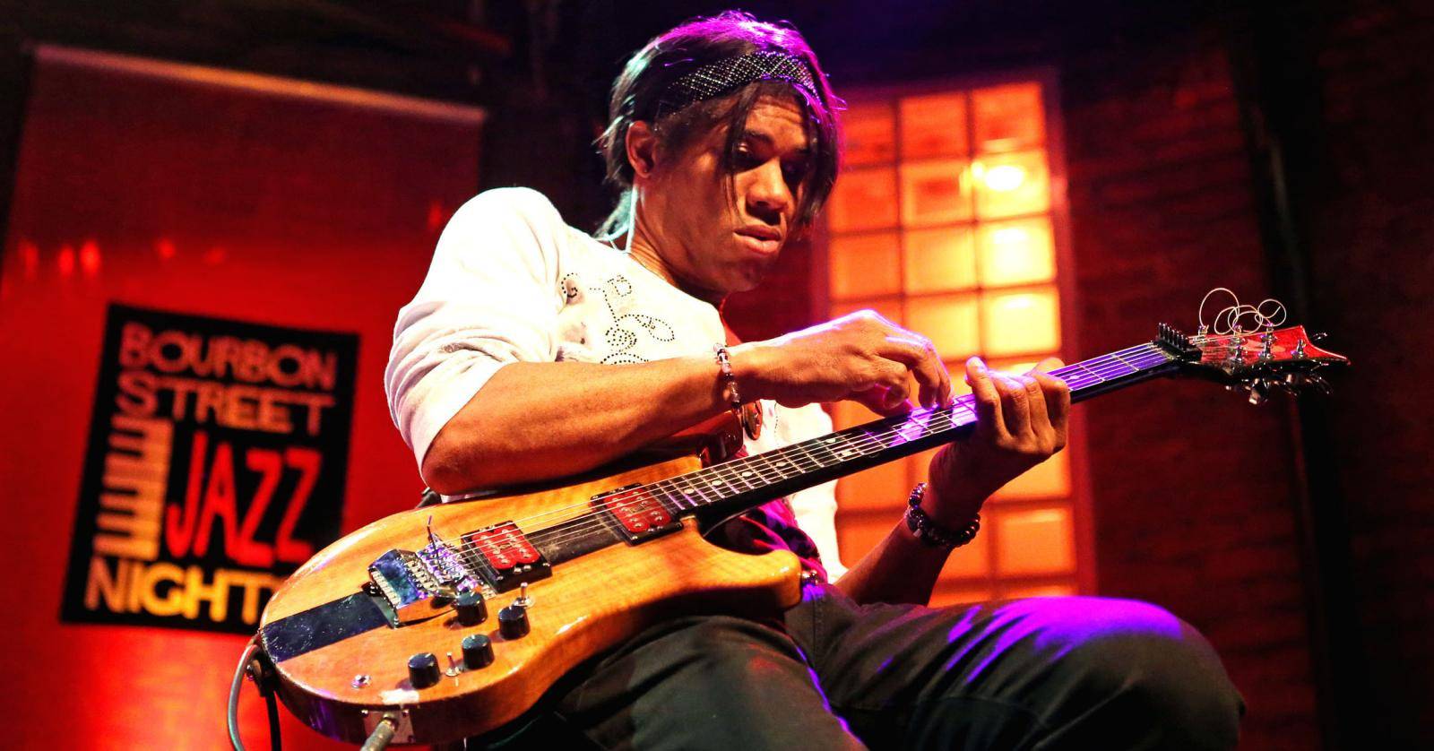 The U.S. guitarist Stanley Jordan during show at Bourbon Street, south of Sao Paulo.