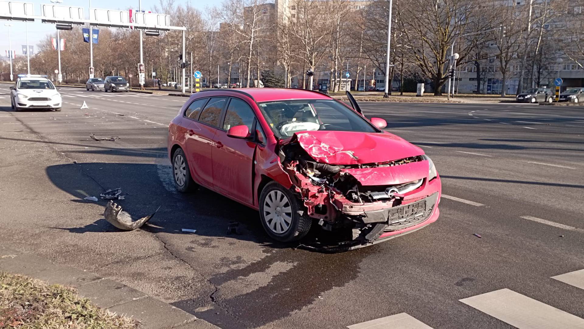 Krš i lom u Novom Zagrebu: Sudarili se usred raskrižja