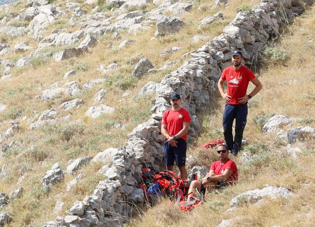 Šibenik:Na Kornatima obilježena 19. godišnjica tragedije u kojoj je poginulo 12 vatrogasaca