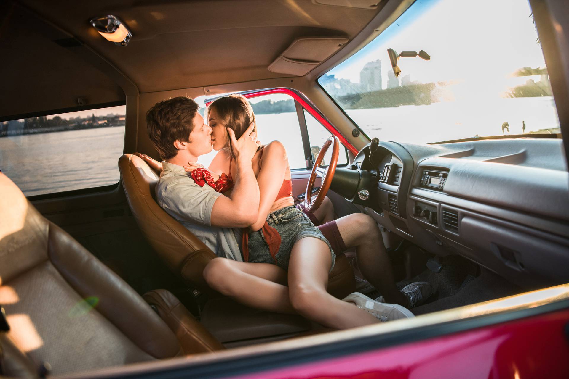 Poboljšajte seks u autu: Ovih 14 ideja probudit će zvijer u vama