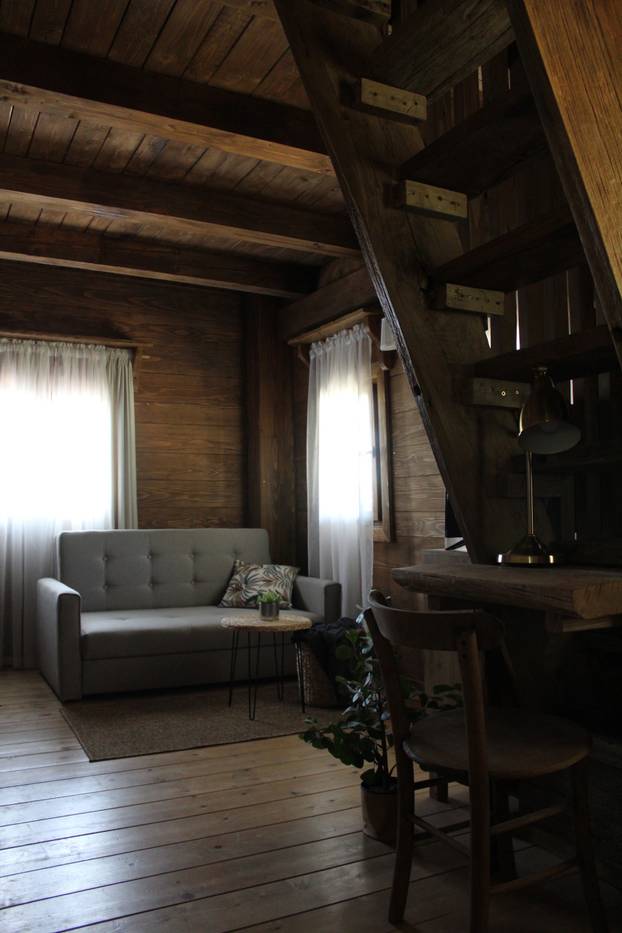 FOTO Ova kuća blizu Zagreba pravi je raj - filmove možete gledati iz bačve za kupanje!