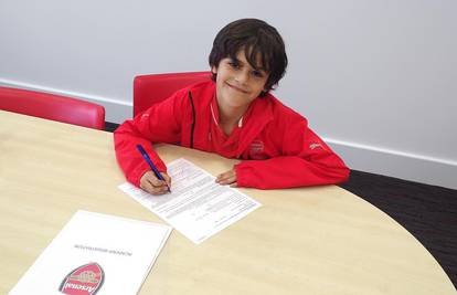 'Kakav otac...': Theo Pires (7) potpisao ugovor s Arsenalom