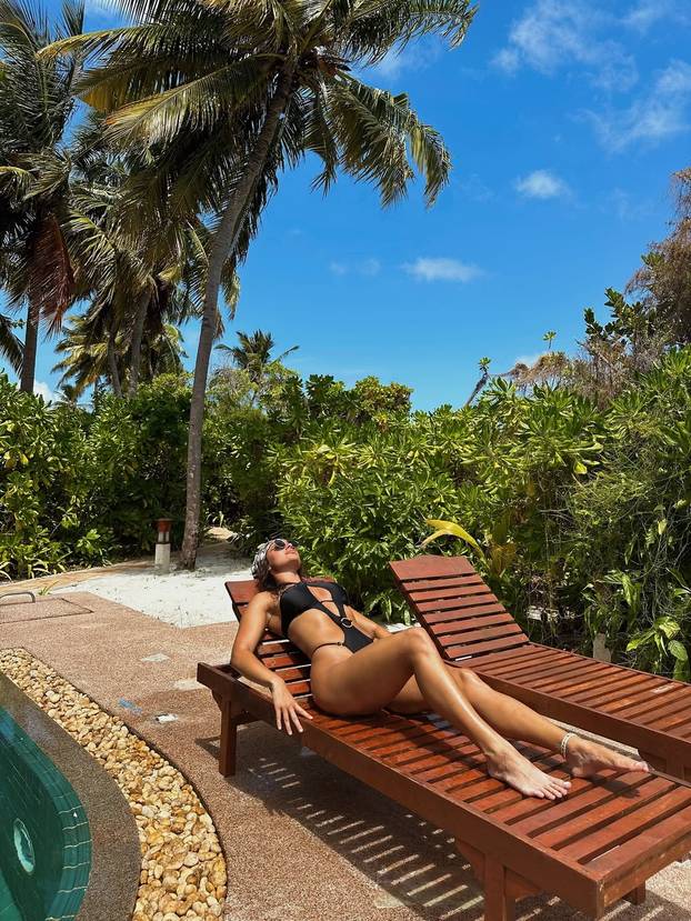 FOTO 'Savršena' Mia ukrala je show na partyju u Makarskoj