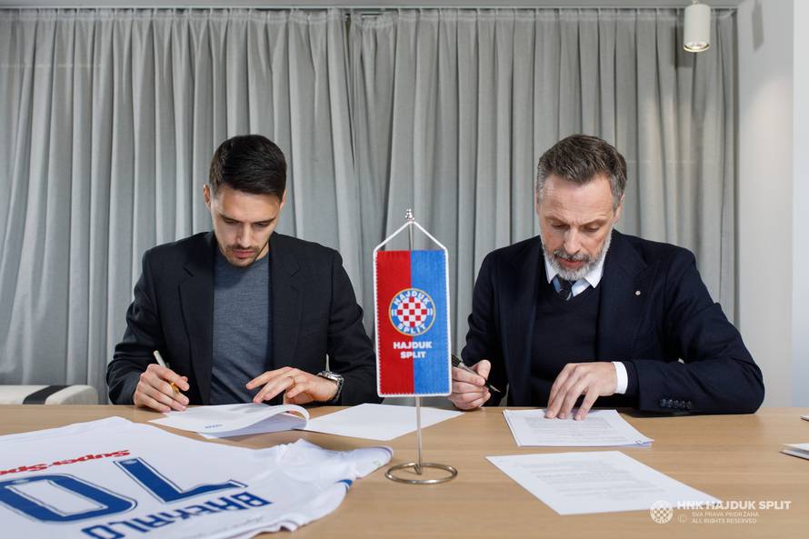 Dio navijača gnjusno vrijeđa Brekala zbog dolaska u Hajduk, dio ga brani: 'Pa nije on kriv...'